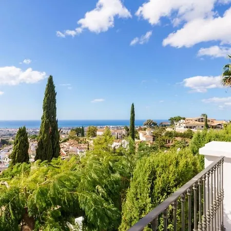 Villa Elegante Con Jardin Y Piscina *