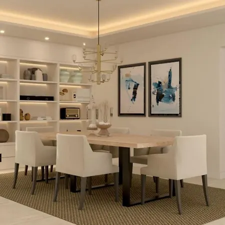 Elegante Con Jardin Y Piscina Villa